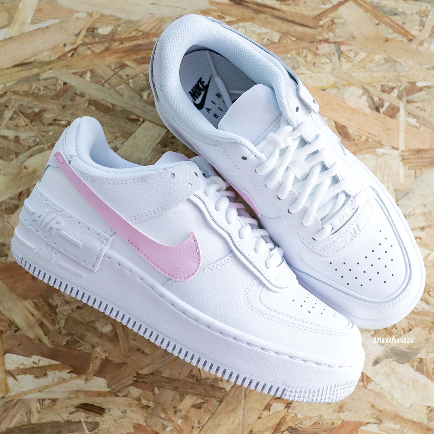 Baskets Air force 1 shadow customs pastel swoosh couleurs pastels baby pink sneakeaze customs skz