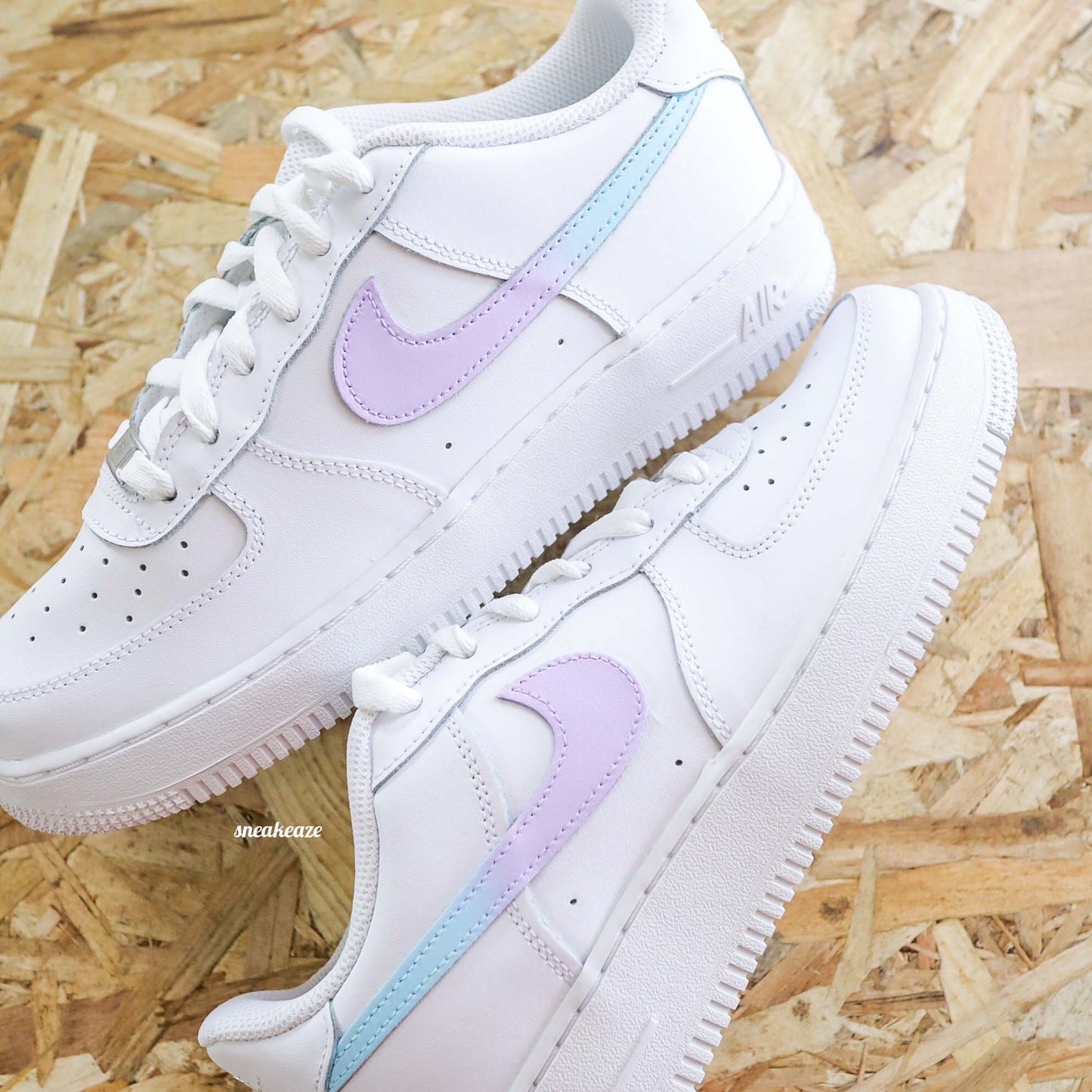 baskets nike Air Force 1 custom - pastel Swoosh dégradé - SNEAKEAZE CUSTOMS skz sneakers