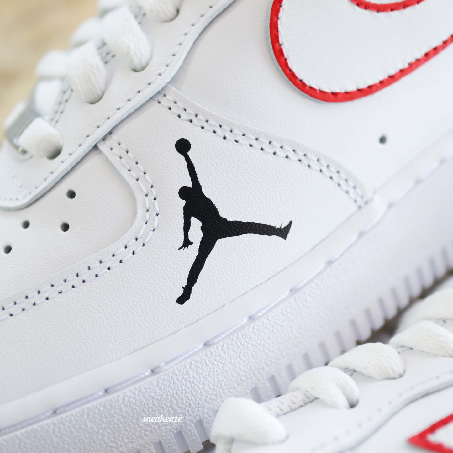 Baskets Nike air force 1 custom michael Jordan basketball 23 sneakeaze customs skz