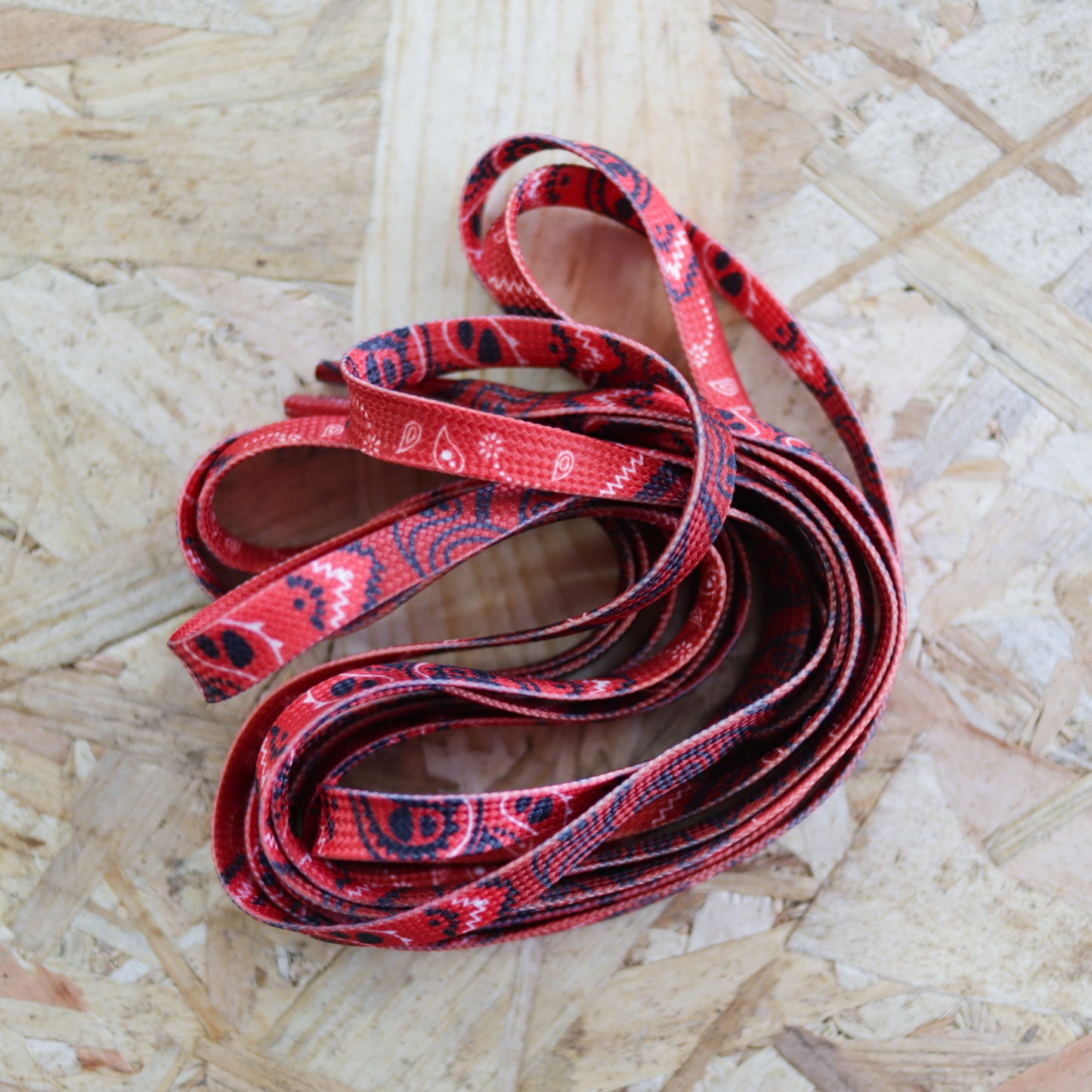 Lacets plats pour baskets nike air force 1 AF1 adidas stan smith AJ1 air jordan- SNEAKEAZE CUSTOMS SKZ