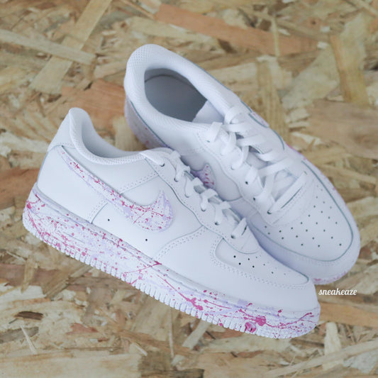 Baskets nike air force 1 custom personnalisées à la main splash couleur rose et lila pastel sneakeaze custom  skz