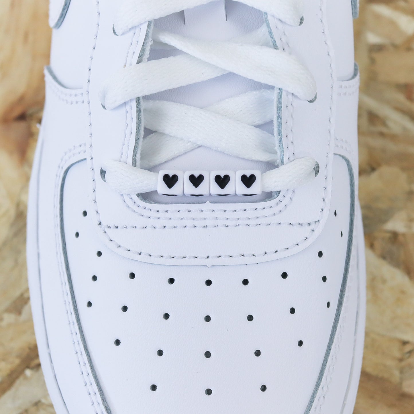 accessoires pour baskets nike custom air force 1 jordan air max 1 heart coeur sneakeaze customs skz