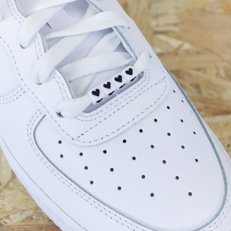accessoires pour baskets nike custom air force 1 jordan air max 1 heart coeur sneakeaze customs skz