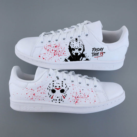 Stan Smith personnalisée style horreur Jason Voorhees Sneakeaze Customs