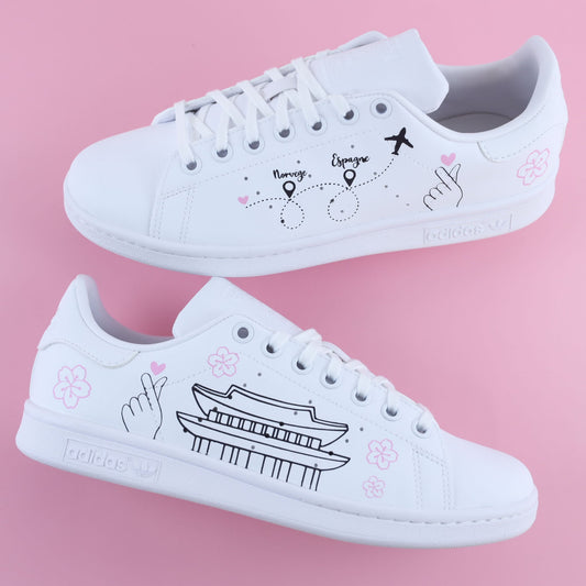 stan smith custom femme design Corée du Sud et parcours d’avion stylisé