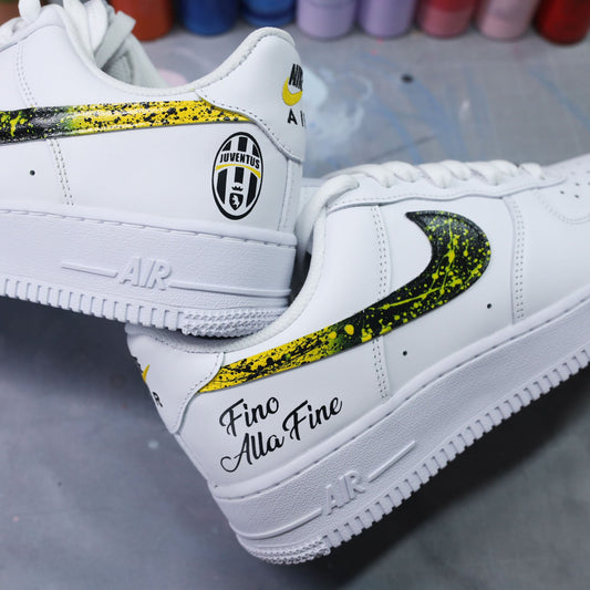 Chaussures Air Force 1 customisées inspiration club italien Juventus