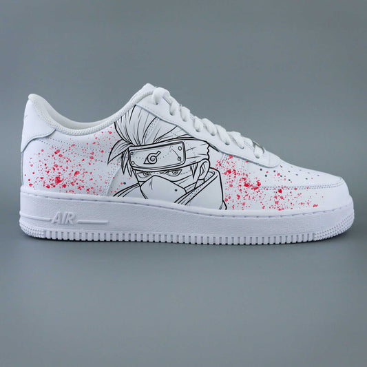 Air Force 1 custom Itachi Uchiha, baskets Naruto Shippuden avec bandeau Akatsuki et éclaboussures rouges, modèle unique pour fans