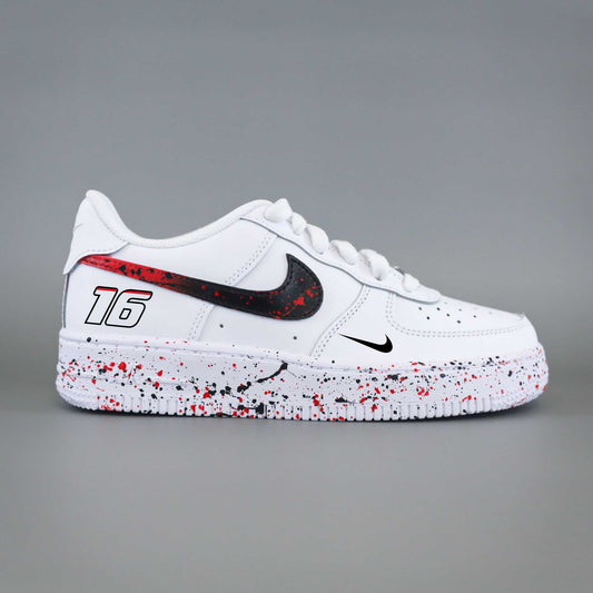 Baskets personnalisées Formule 1, design inspiré de Charles Leclerc et Ferrari, Air Force 1 custom racing pour fans de F1