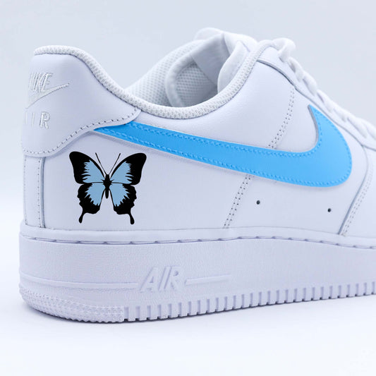 Nike Air Force 1 personnalisée avec design papillon artisanal"