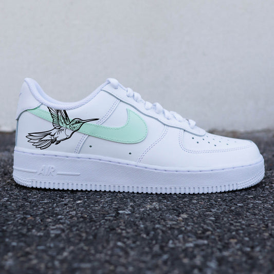 Chaussure Nike Air Force 1 custom colibri pour femme baskets personnalisées pour fille nike pastel custom sneakers tendance 2026 idée cadeau femme Noel