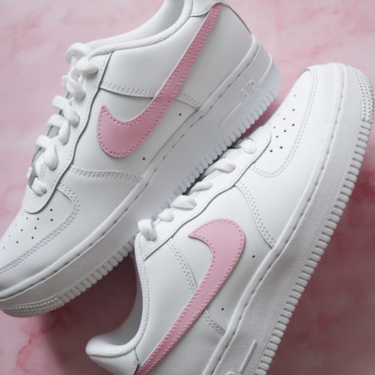 Air Force 1 personnalisées rose, baskets pastel pour fille, idée cadeau unique et tendance pour femme