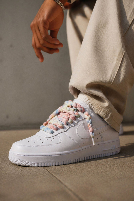 Look streetwear avec Nike Air Force 1 et rope laces tendance