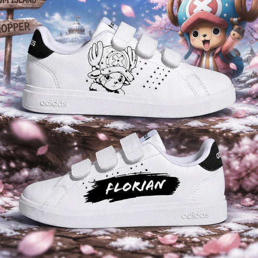 Baskets enfant Adidas Advantage custom avec illustration manga de Chopper et effet pinceau noir