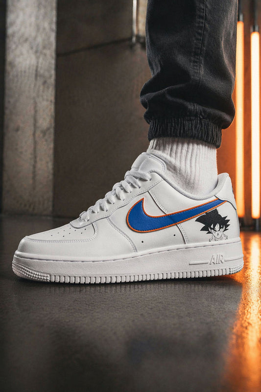 Sneakers Nike AF1 custom avec illustration manga de Goku