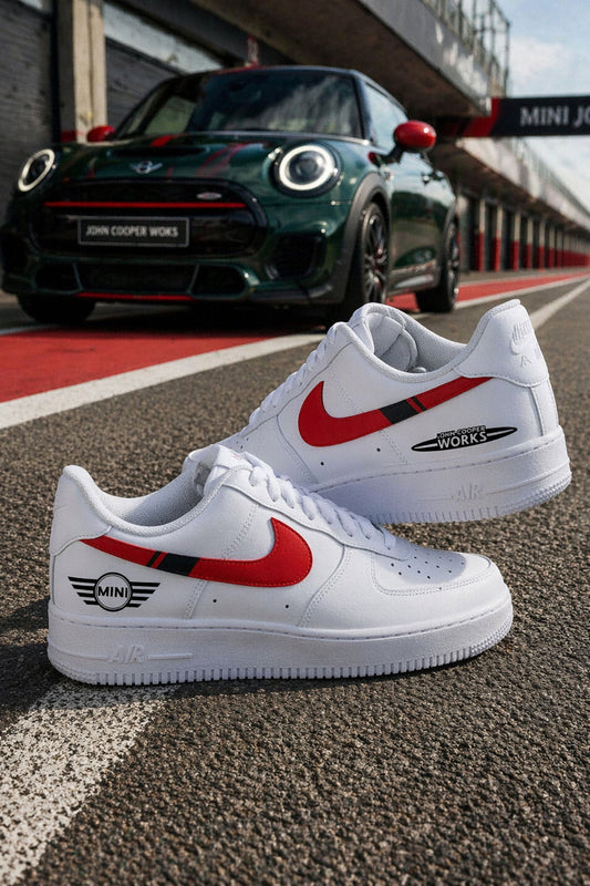 Nike Air Force 1 custom unique pour fans de Mini Cooper et de course automobile.