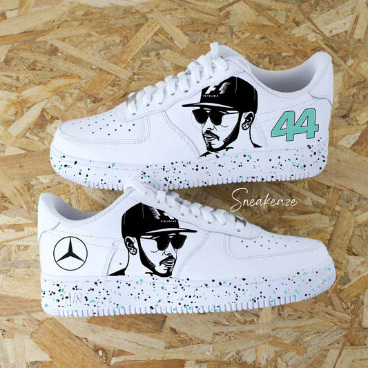 Nike Air Force 1 Custom Lewis Hamilton |Sneakeaze sneakers personnalisé AF1 pour homme customisé Formule 1 mercedes benz