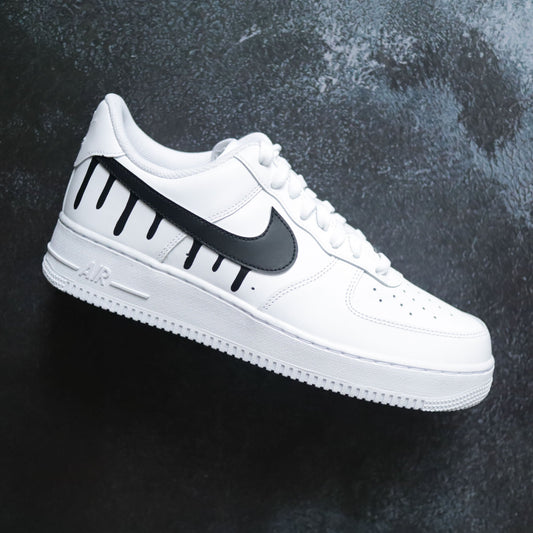 Chaussures Nike AF1 customisées par Sneakeaze Customs style urbain