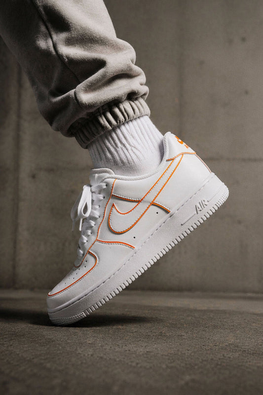 Sneakers homme streetwear Nike AF1 custom design orange discret