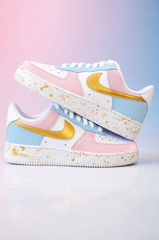 Nike AF1 unique pour femme, design artistique avec éclats dorés