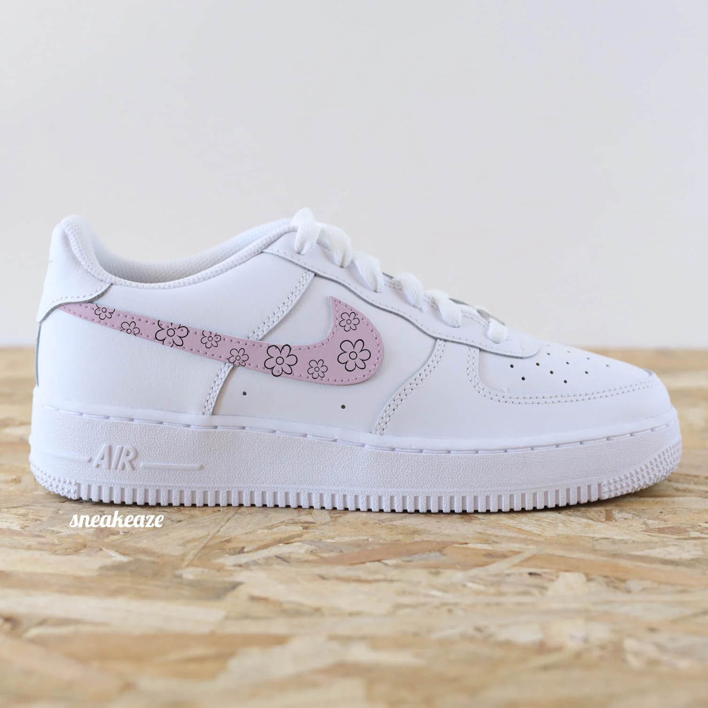 nike Air Force 1 custom flower daisy marguerites rose pastel eBaskets AF1 personnalisées à la main unisexe