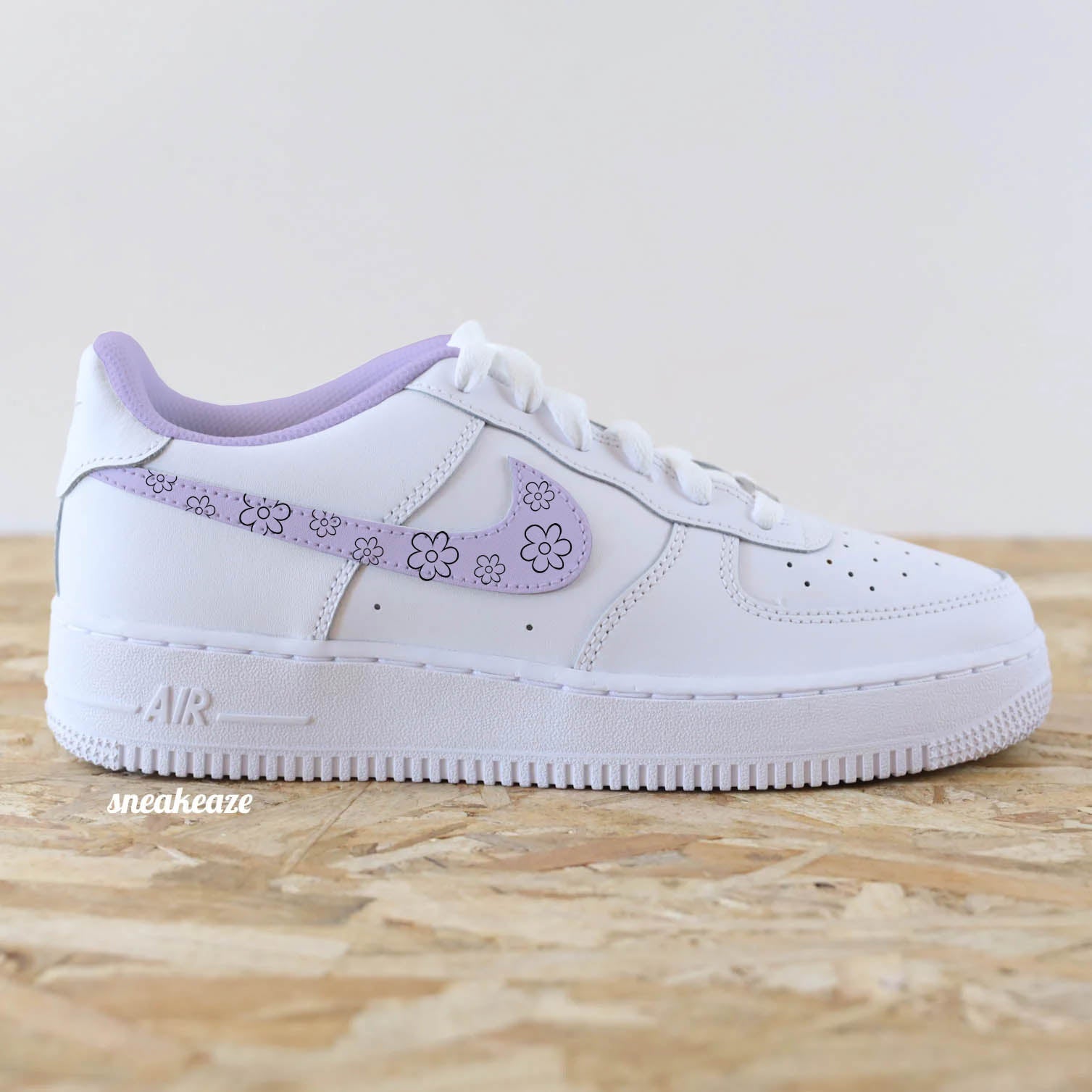 Swoosh & fleurs (couleur au choix) - Air Force 1 custom - SNEAKEAZE CUSTOMS