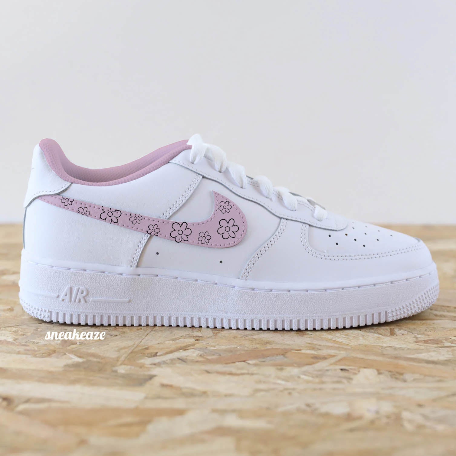 Swoosh & fleurs (couleur au choix) - Air Force 1 custom - SNEAKEAZE CUSTOMS