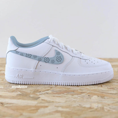 Swoosh & fleurs (couleur au choix) - Air Force 1 custom - SNEAKEAZE CUSTOMS