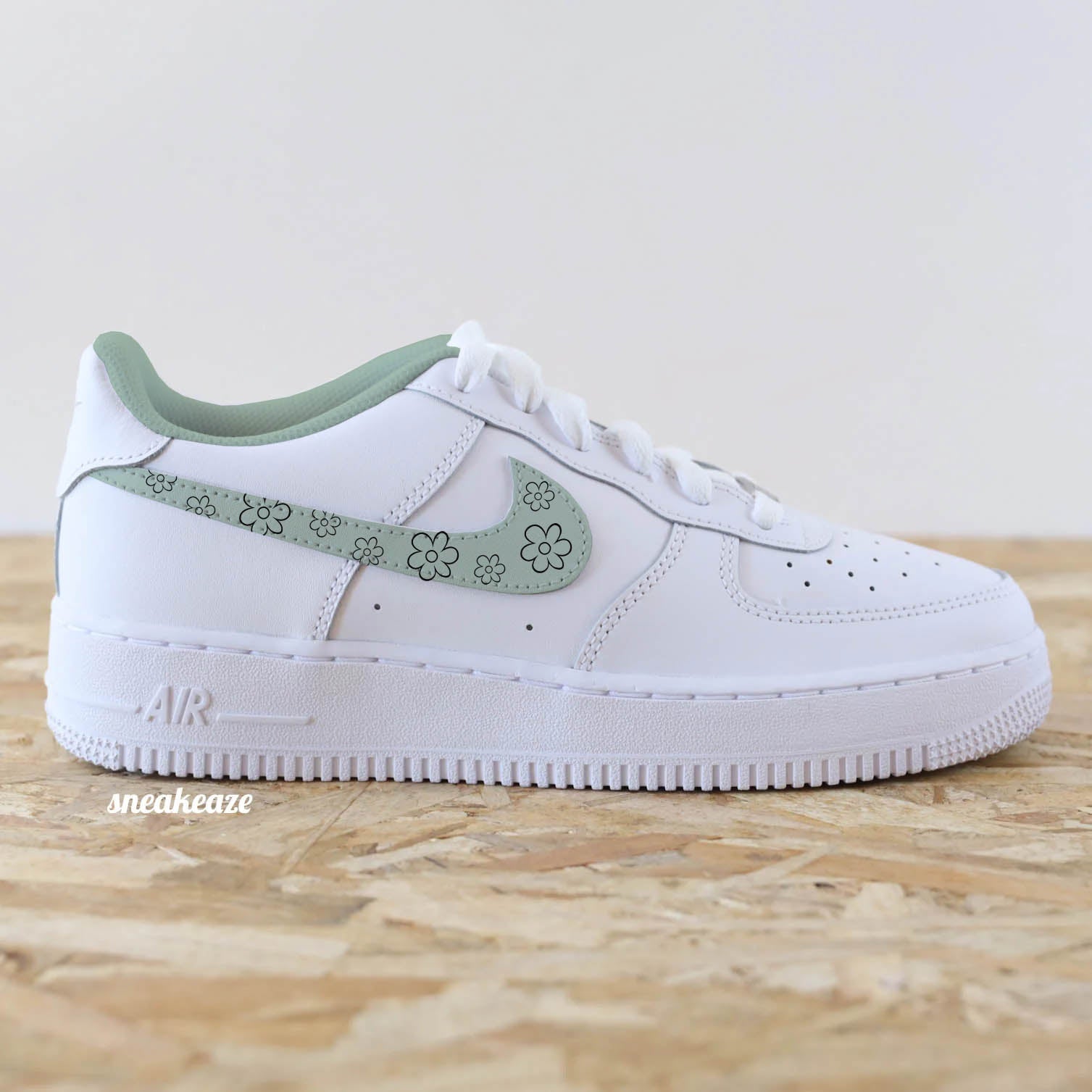 Swoosh & fleurs (couleur au choix) - Air Force 1 custom - SNEAKEAZE CUSTOMS