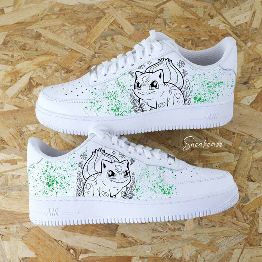 Baskets Nike Air force 1 Pokémon herbe Bulbizarre peint à la main sur les côtés extérieurs avec splash vert - sneakeaze custom