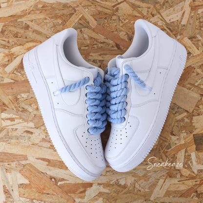 Baskets Nike Air Force 1 custom Lacets Corde unc blue