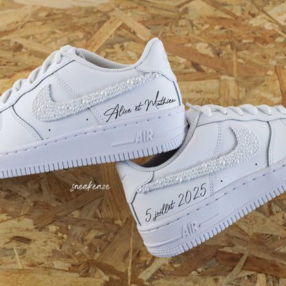 Perles - WEDDING CUSTOM nike Air force 1 custom nacrées pour mariage pour mariée , Chaussures personnalisées prénom et date