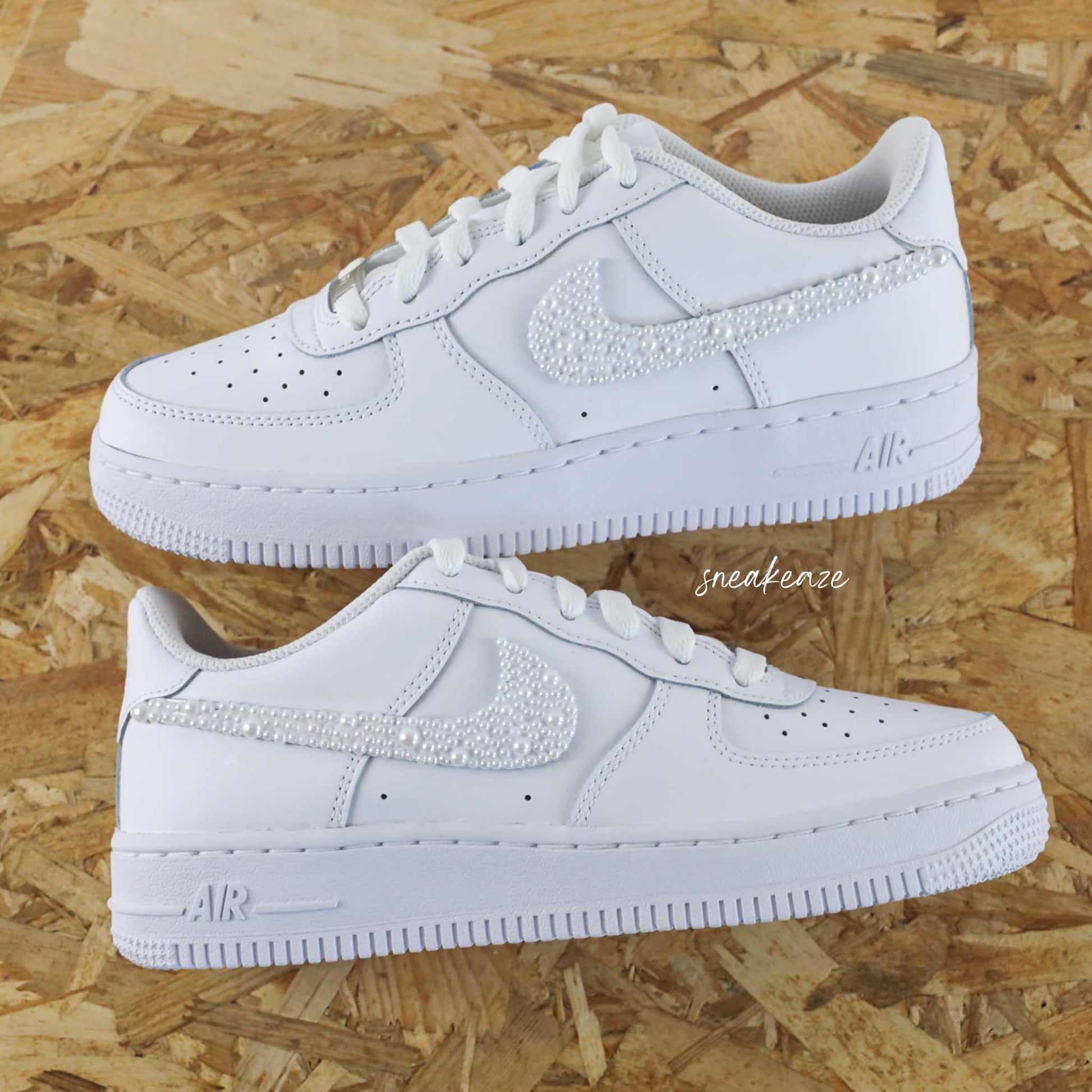 Perles - nike Air force 1 custom nacrées , Chaussures personnalisées 