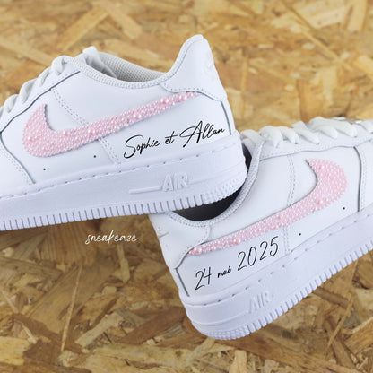 Perles - WEDDING CUSTOM nike Air force 1 custom nacrées pour mariage pour mariée , Chaussures personnalisées prénom et date