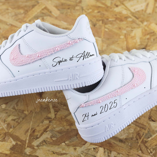 Perles - WEDDING CUSTOM nike Air force 1 custom nacrées pour mariage pour mariée , Chaussures personnalisées prénom et date