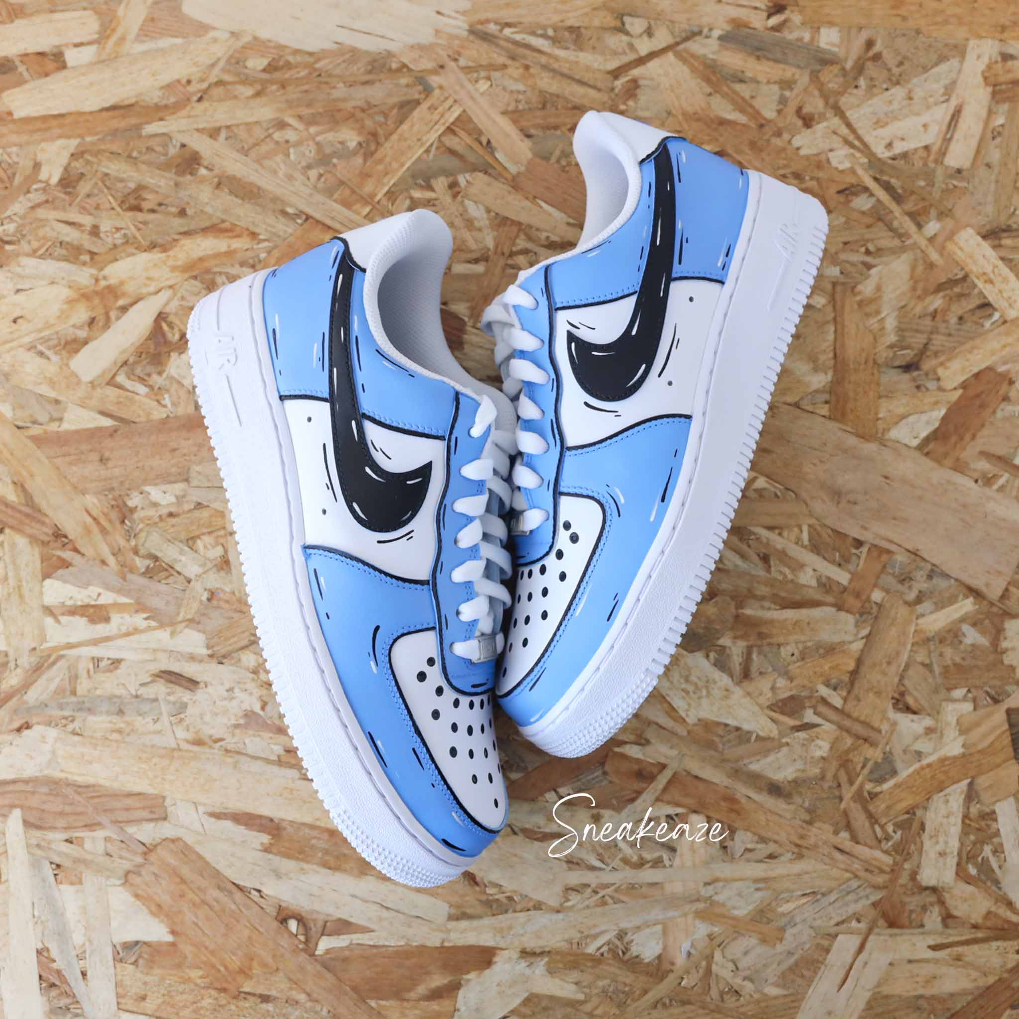 Nike Air Force 1 custom Cartoon Sketch bleu baskets personnalisees sur mesure pour homme et femme SNEAKEAZE CUSTOMS