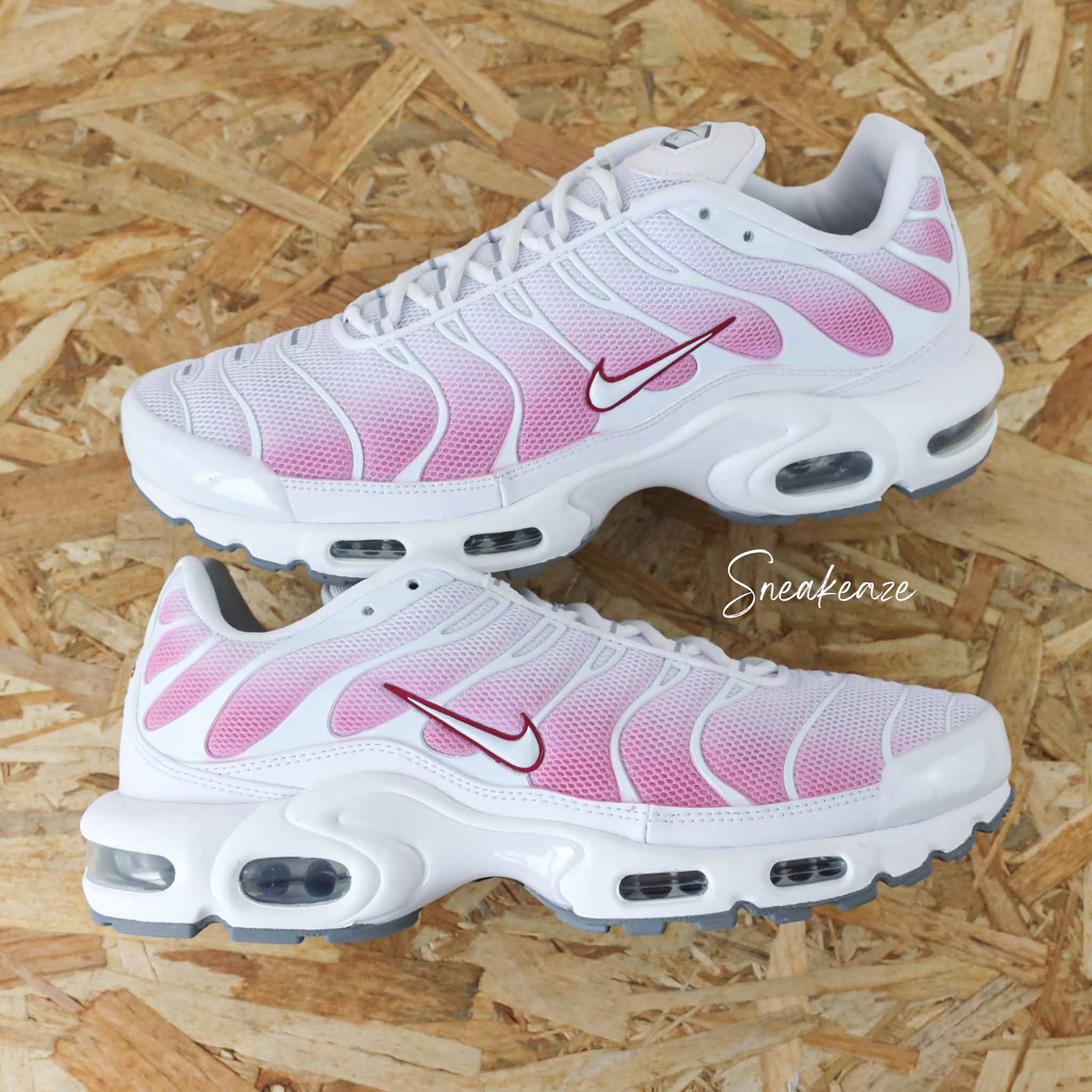 Nike Air Max Plus Tn - Dégradé rose – SNEAKEAZE CUSTOMS