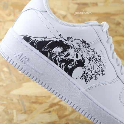 Baskets Nike air force 1 custom personnalisation sur-mesure - dessins traditionnels japonais kanagawa peint à la main sneakeaze custom skz hokusai