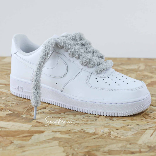 Accessoires pour baskets - lacets tout doux en polaire moumoutte - teddy laces fluffy nike air force 1 customs  sneakeaze customs skz