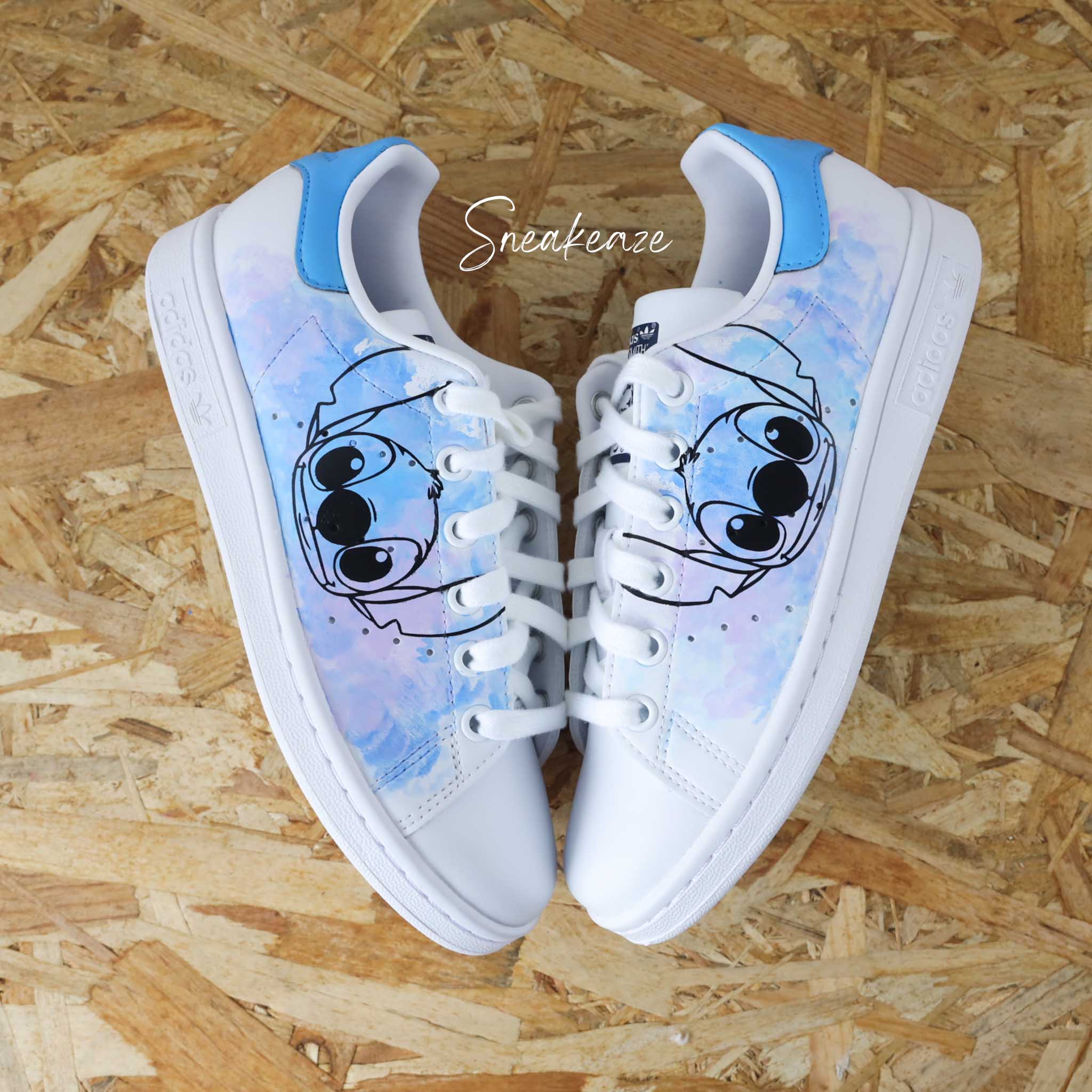 Stitch Adidas Stan Smith custom baskets sur mesure personnalisees a la main pour homme et femme SNEAKEAZE CUSTOMS