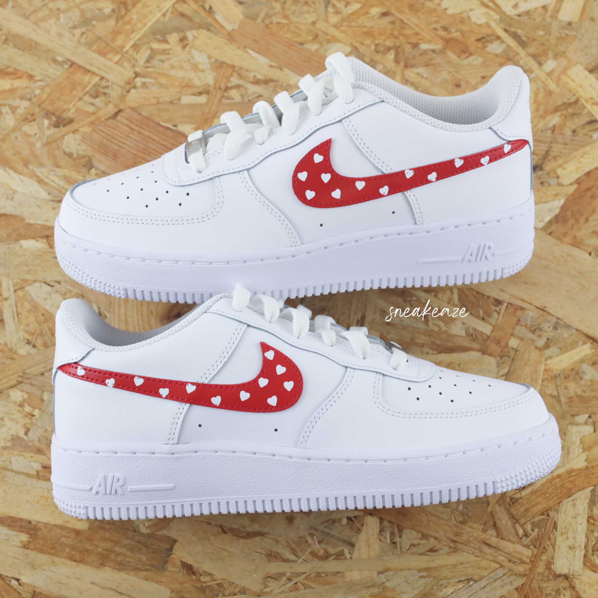 Nike Air Force 1 custom Coeurs Rouges Decouvrez nos Sneakers Custom SNEAKEAZE CUSTOMS