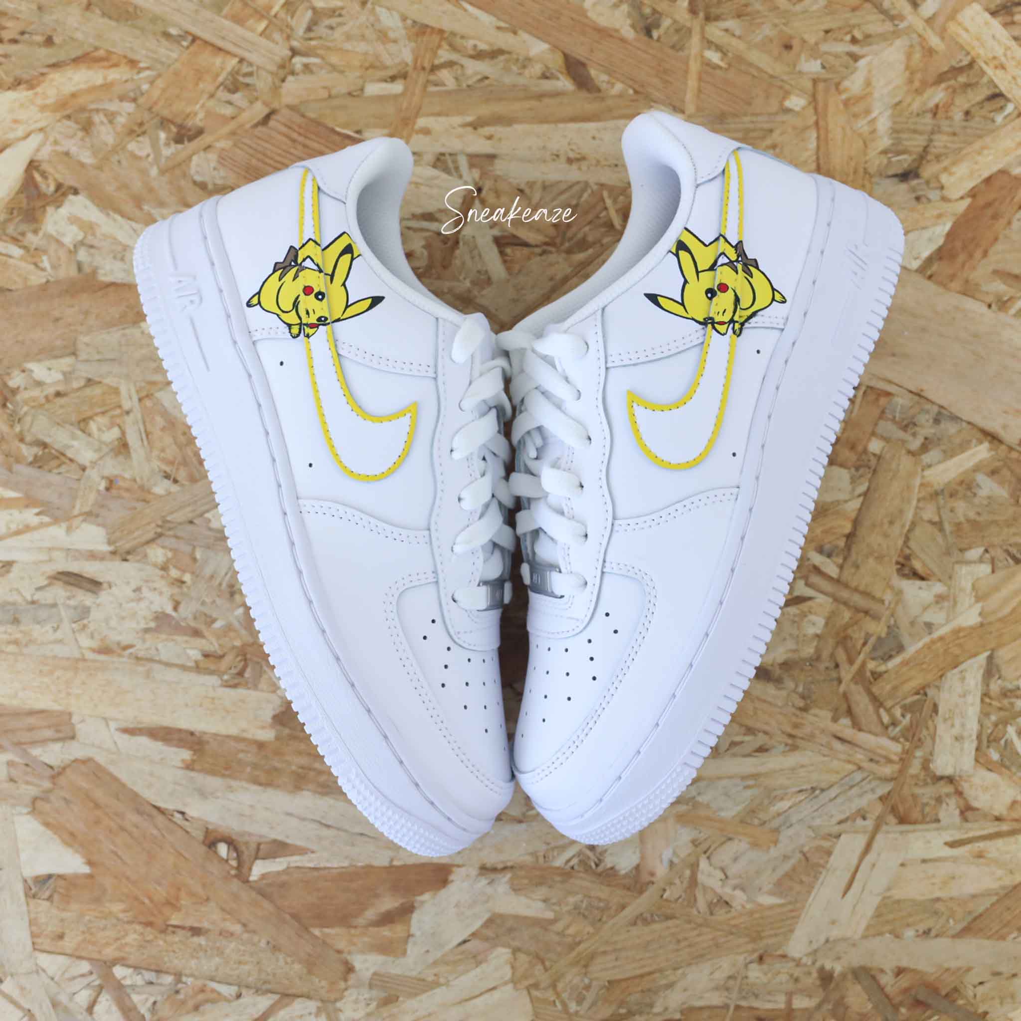 Nike Air Force 1 custom Pikachu peint a la main SNEAKEAZE CUSTOMS