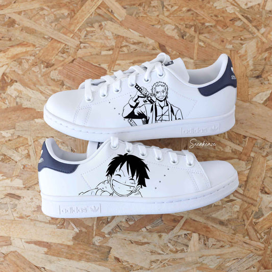 Sneakers custom Adidas Stan Smith peintes à la main avec Luffy et Zoro – design manga unique pour fans de One Piece et amateurs de baskets personnalisées