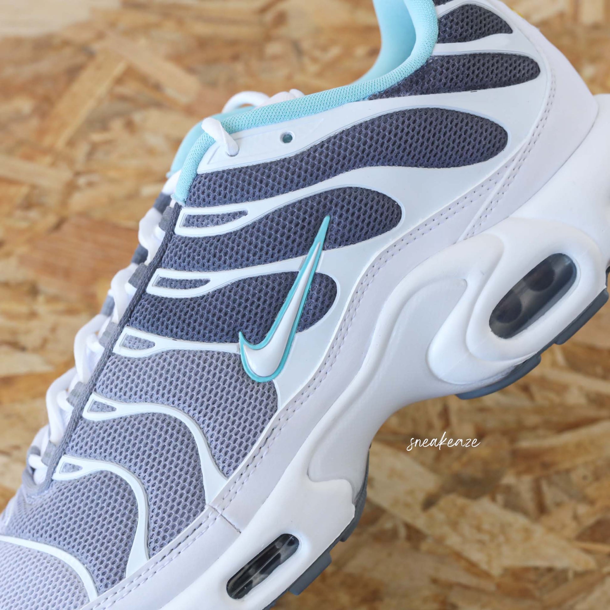 sneakers Nike Air Max Plus (TN) custom Aqua Grey sneakeaze custom skz