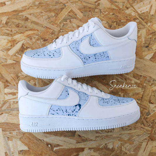 sneakers nike air force 1 customs - baskets personnalisées à la main pour homme et femme chaussure splash turquoise et bleu pastel - sneakeaze custom skz