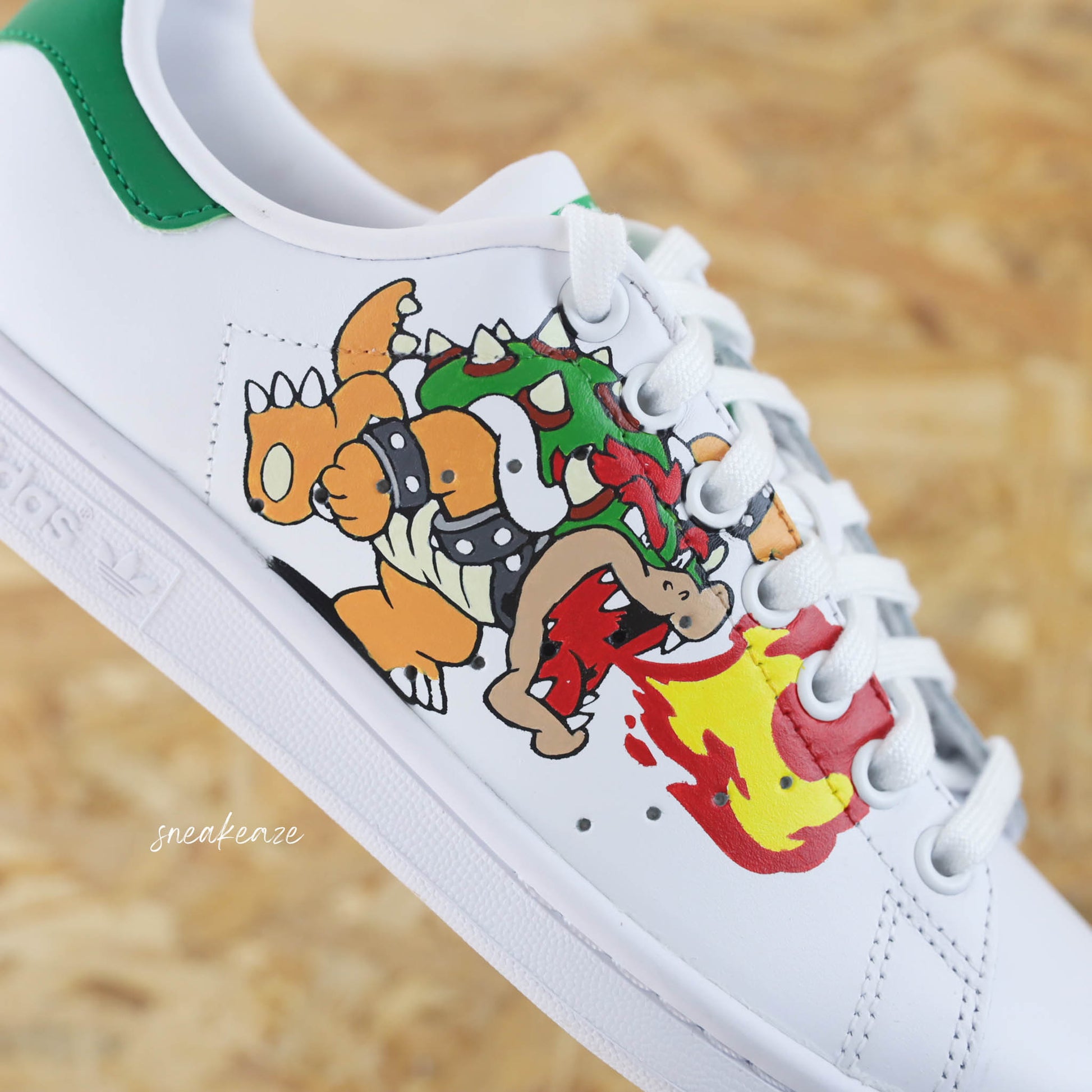 Baskets Adidas Stan Smith custom dessins peint à la main super marios bros princess peach luigi bowser  prénom sneakeaze customs skz