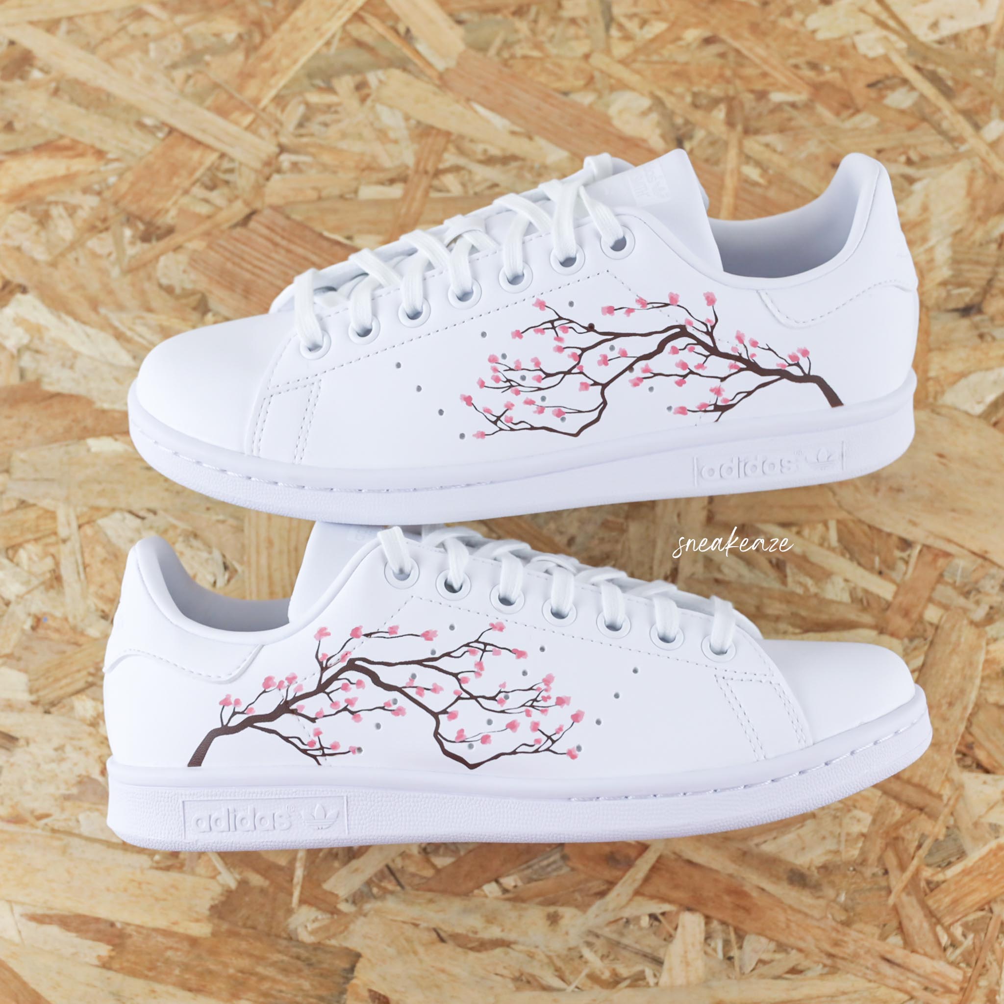 Sakura Cherry Blossom rose Stan Smith custom peint a la main SNEAKEAZE CUSTOMS