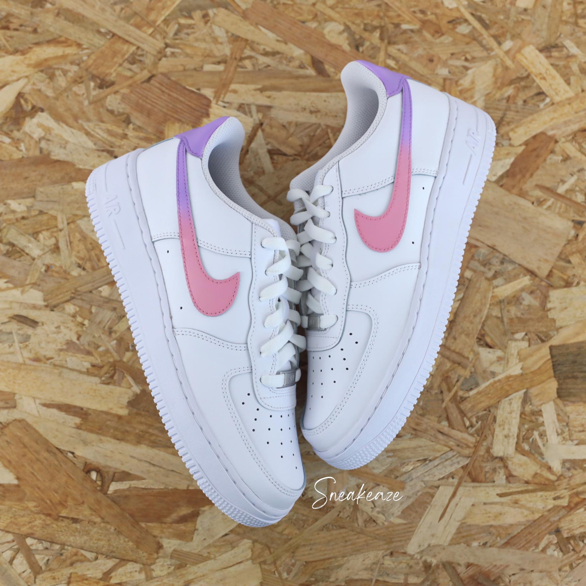 Nike Air Force 1 custom rose et lila pastel dégradé colors sneakers femme AF1 personnalisé customisé sur mesure 