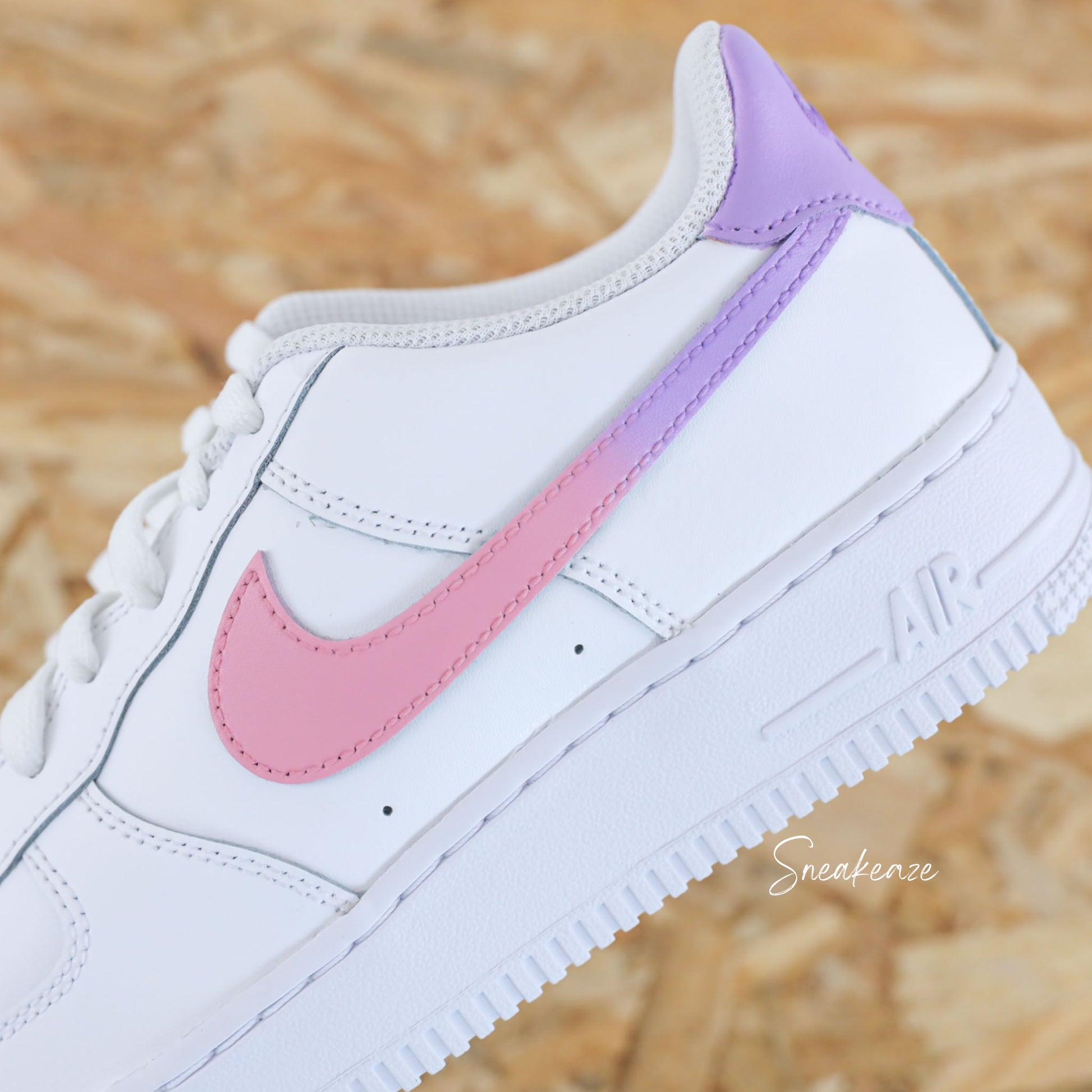 Nike Air Force 1 custom rose et lila pastel dégradé colors sneakers femme AF1 personnalisé customisé sur mesure 