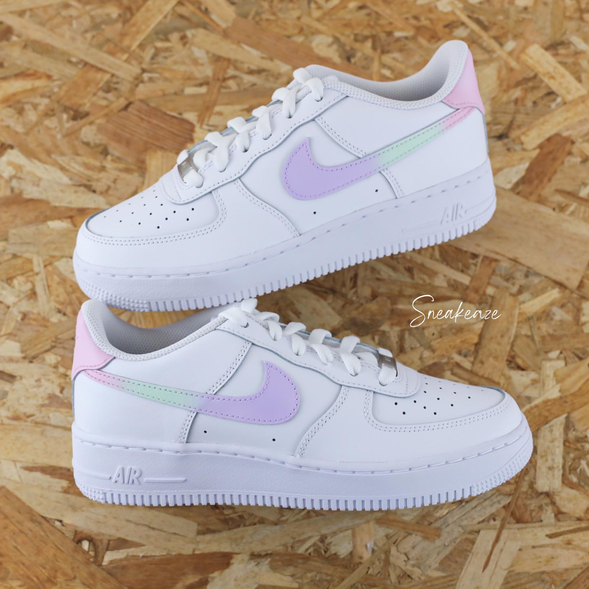 Nike Air Force 1 custom rose et lila pastel dégradé colors sneakers femme AF1 personnalisé customisé sur mesure 