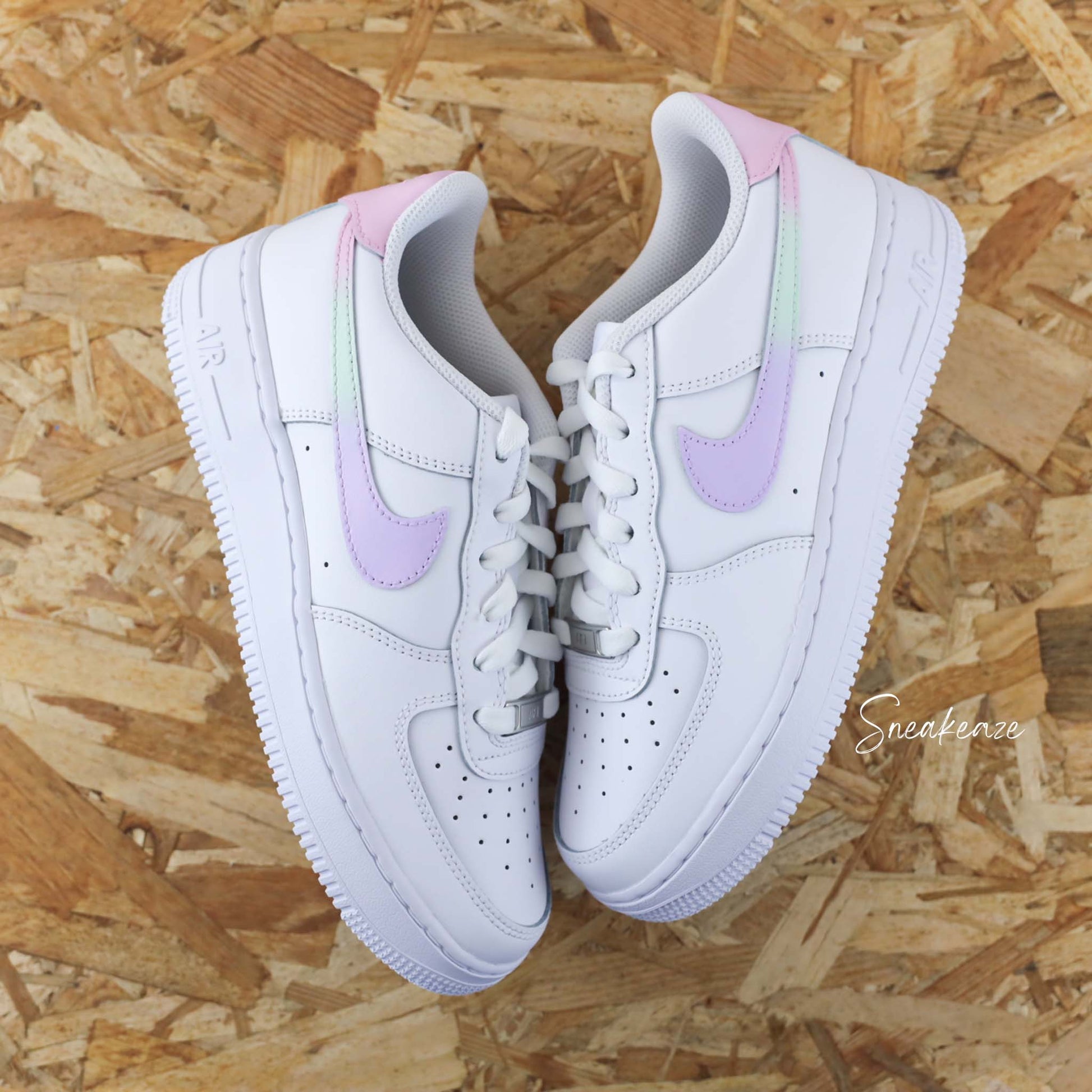 Nike Air Force 1 custom rose et lila pastel dégradé colors sneakers femme AF1 personnalisé customisé sur mesure 